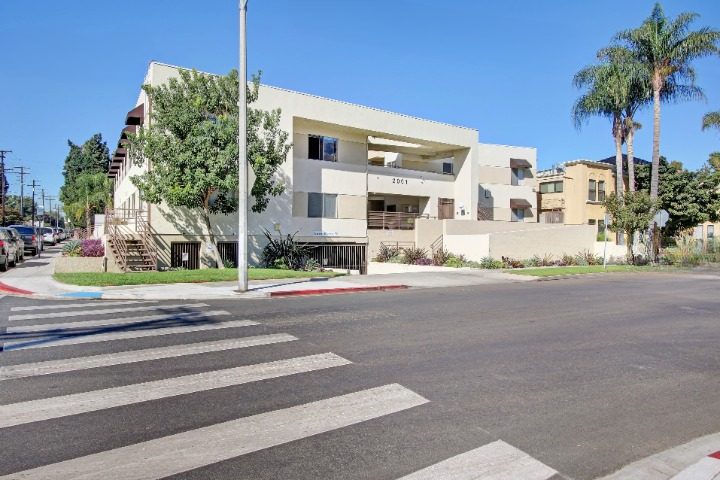 2001-2005 Grismer Avenue