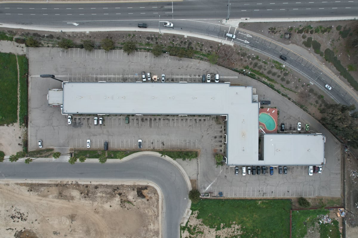 2700 White Ln, Bakersfield, CA 93304